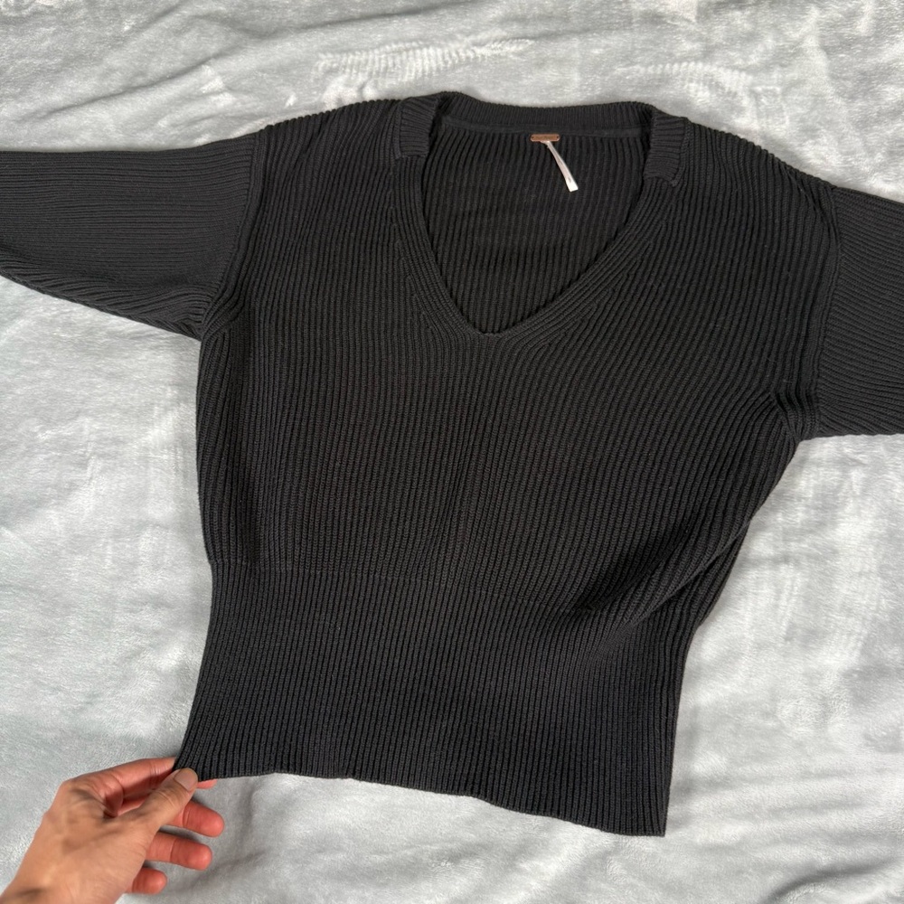 Free People Ribbed Knit Sweater Womens Small Deep V Neck Oversized Black - Picture 3 of 8